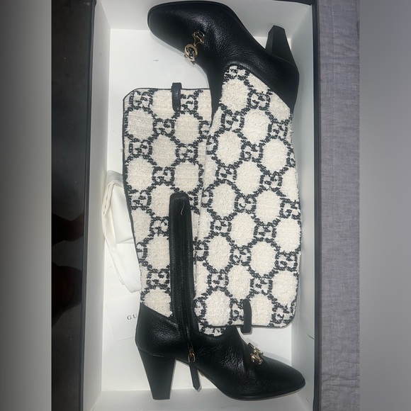 Gucci - Picture 1 of 3